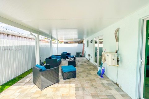Casa en alquiler en Hialeah, Florida, 3 dormitorios, 113.15 m2 № 2055510 - foto 15