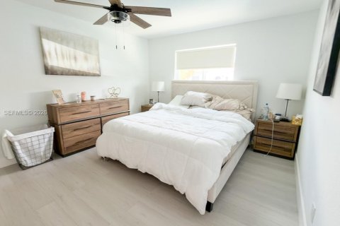 Casa en alquiler en Hialeah, Florida, 3 dormitorios, 113.15 m2 № 2055510 - foto 7