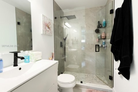 Casa en alquiler en Hialeah, Florida, 3 dormitorios, 113.15 m2 № 2055510 - foto 8