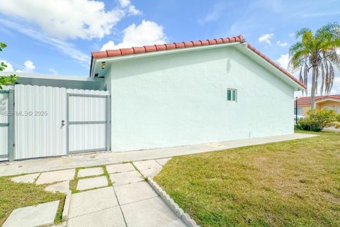 Casa en alquiler en Hialeah, Florida, 3 dormitorios, 113.15 m2 № 2055510 - foto 16