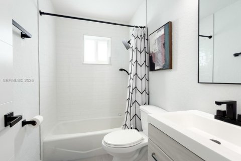 Casa en alquiler en Hialeah, Florida, 3 dormitorios, 113.15 m2 № 2055510 - foto 11