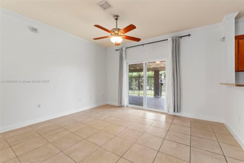 House in Homestead, Florida 3 bedrooms, 146.14 sq.m. № 1857367 - photo 8
