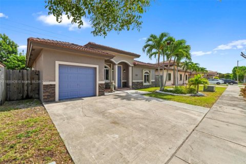 House in Homestead, Florida 3 bedrooms, 146.14 sq.m. № 1857367 - photo 3