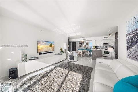 Condominio en venta en Miami Beach, Florida, 2 dormitorios, 106.93 m2 № 1860336 - foto 7