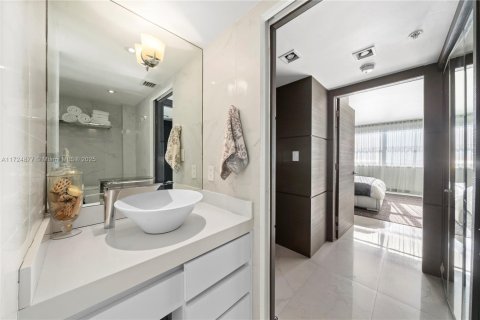 Condominio en venta en Miami Beach, Florida, 2 dormitorios, 106.93 m2 № 1860336 - foto 18