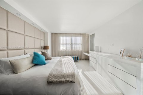 Condominio en venta en Miami Beach, Florida, 2 dormitorios, 106.93 m2 № 1860336 - foto 13