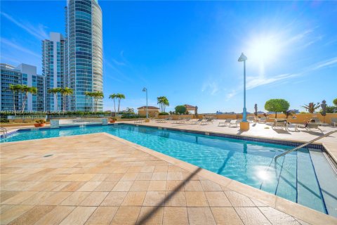 Condominio en venta en Miami Beach, Florida, 2 dormitorios, 106.93 m2 № 1860336 - foto 28