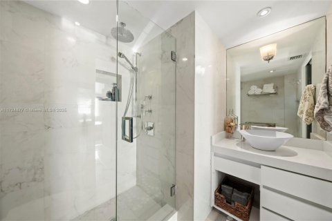 Condominio en venta en Miami Beach, Florida, 2 dormitorios, 106.93 m2 № 1860336 - foto 19