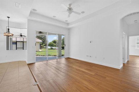 House in Mount Dora, Florida 4 bedrooms, 293.48 sq.m. № 2196841 - photo 7