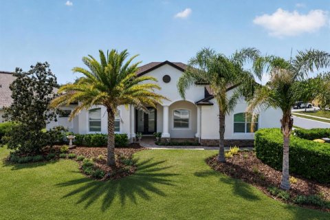 House in Mount Dora, Florida 4 bedrooms, 293.48 sq.m. № 2196841 - photo 2