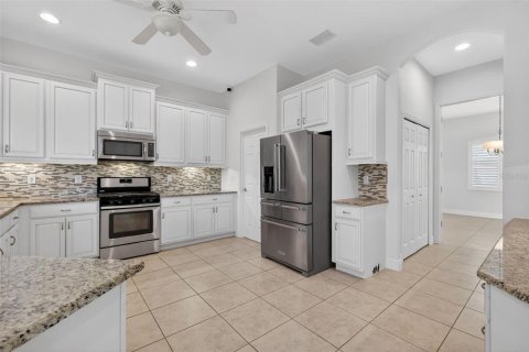 House in Mount Dora, Florida 4 bedrooms, 293.48 sq.m. № 2196841 - photo 15
