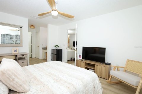 Condo in Longwood, Florida, 2 bedrooms  № 2104581 - photo 21