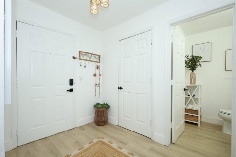 Condo in Longwood, Florida, 2 bedrooms  № 2104581 - photo 12