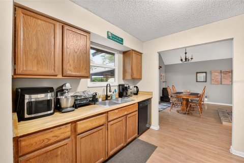House in Gainesville, Florida 3 bedrooms, 133.97 sq.m. № 2408720 - photo 8