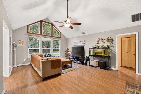 House in Gainesville, Florida 3 bedrooms, 133.97 sq.m. № 2408720 - photo 3