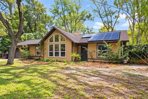House in Gainesville, Florida 3 bedrooms, 133.97 sq.m. № 2408720