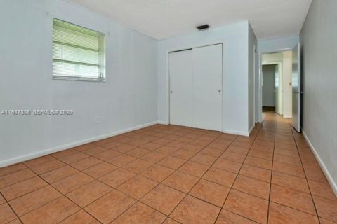 Купить кондоминиум в Лодердейл-Лейкс, Флорида 2 спальни, 87.33м2, № 1995302 - фото 16