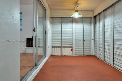 Купить кондоминиум в Лодердейл-Лейкс, Флорида 2 спальни, 87.33м2, № 1995302 - фото 7