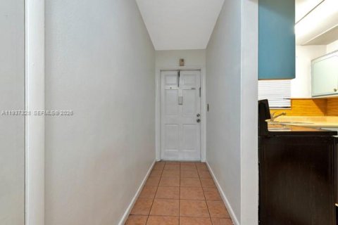 Купить кондоминиум в Лодердейл-Лейкс, Флорида 2 спальни, 87.33м2, № 1995302 - фото 24