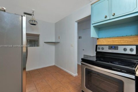 Купить кондоминиум в Лодердейл-Лейкс, Флорида 2 спальни, 87.33м2, № 1995302 - фото 14