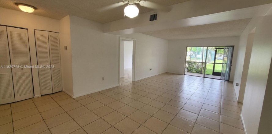 Condo in Plantation, Florida, 2 bedrooms № 1779243
