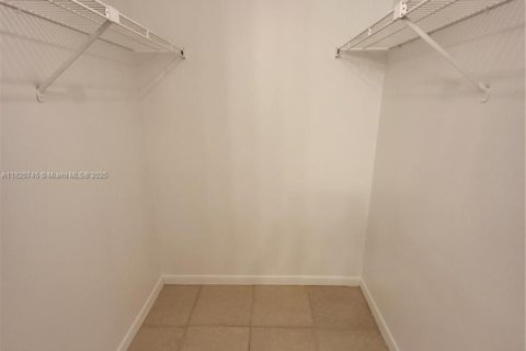 Condo in Plantation, Florida, 2 bedrooms № 1779243 - photo 9