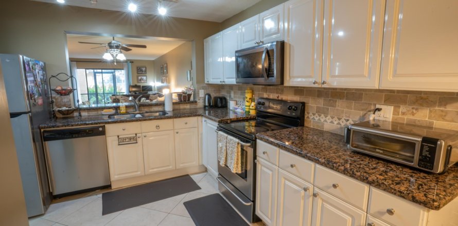 Condo in Coral Springs, Florida, 3 bedrooms  № 1005516