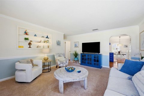 House in Mount Dora, Florida 4 bedrooms, 194.35 sq.m. № 2198718 - photo 5