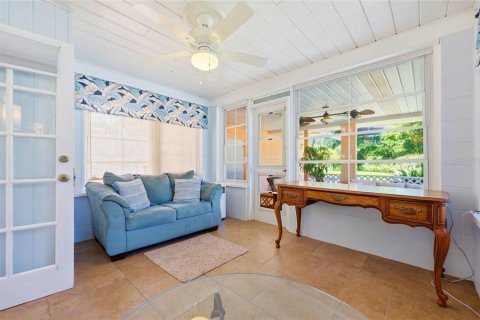 House in Mount Dora, Florida 4 bedrooms, 194.35 sq.m. № 2198718 - photo 29