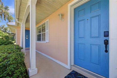 House in Mount Dora, Florida 4 bedrooms, 194.35 sq.m. № 2198718 - photo 3