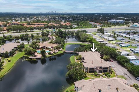 Condominio en alquiler en Saint Petersburg, Florida, 2 dormitorios, 95.5 m2 № 1893988 - foto 4