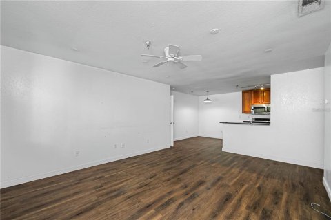 Condominio en alquiler en Saint Petersburg, Florida, 2 dormitorios, 95.5 m2 № 1893988 - foto 12