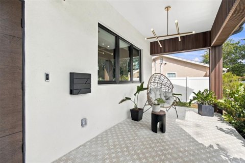 Villa ou maison à vendre à Saint Petersburg, Floride: 4 chambres, 192.77 m2 № 2416609 - photo 4