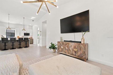 Villa ou maison à vendre à Saint Petersburg, Floride: 4 chambres, 192.77 m2 № 2416609 - photo 12