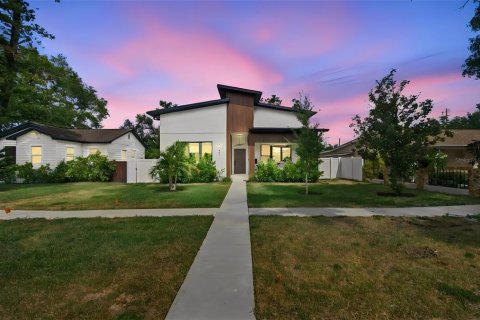 Villa ou maison à Saint Petersburg, Floride 4 chambres, 192.77 m2 № 2416609
