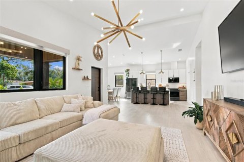 Villa ou maison à vendre à Saint Petersburg, Floride: 4 chambres, 192.77 m2 № 2416609 - photo 11