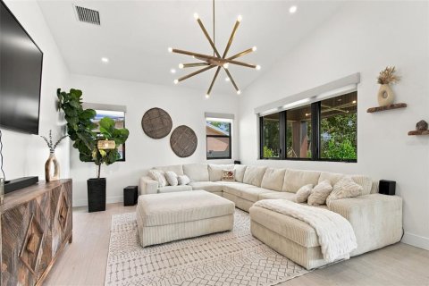 Villa ou maison à vendre à Saint Petersburg, Floride: 4 chambres, 192.77 m2 № 2416609 - photo 10