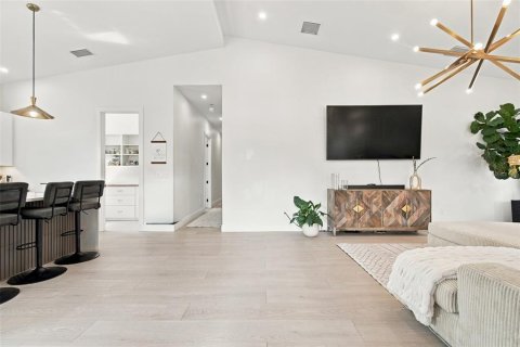 Villa ou maison à vendre à Saint Petersburg, Floride: 4 chambres, 192.77 m2 № 2416609 - photo 8