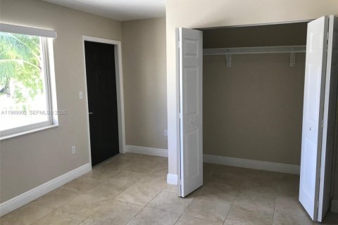 Condo in Miami, Florida, 3 bedrooms  № 2052029 - photo 6