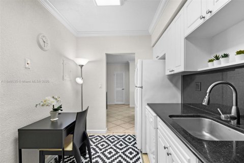 Copropriété à louer à Hollywood, Floride: 1 chambre, 77.57 m2 № 1957520 - photo 16