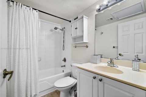 Copropriété à louer à Hollywood, Floride: 1 chambre, 77.57 m2 № 1957520 - photo 23