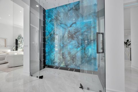 Casa en venta en Miami, Florida, 6 dormitorios, 610 m2 № 1983940 - foto 15