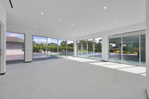 Casa en venta en Miami, Florida, 6 dormitorios, 610 m2 № 1983940 - foto 17