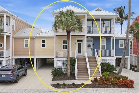Townhouse in Placida, Florida 3 bedrooms, 147.9 sq.m. № 2133482 - photo 2