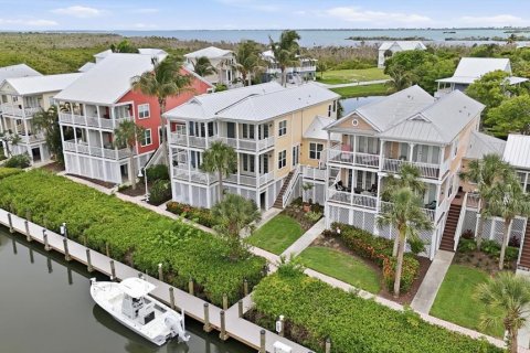 Townhouse in Placida, Florida 3 bedrooms, 147.9 sq.m. № 2133482 - photo 4
