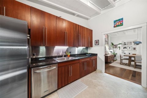 House in Miami, Florida 4 bedrooms, 245.63 sq.m. № 1951872 - photo 15