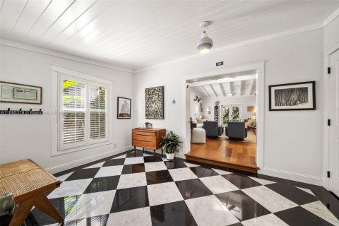 House in Miami, Florida 4 bedrooms, 245.63 sq.m. № 1951872 - photo 8