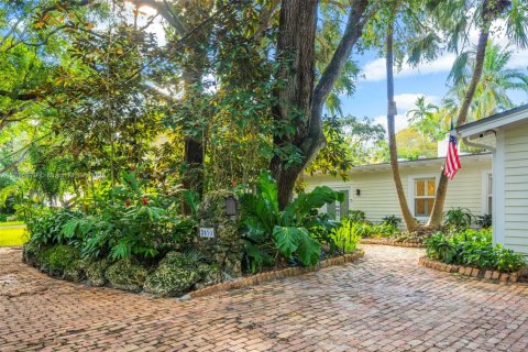 House in Miami, Florida 4 bedrooms, 245.63 sq.m. № 1951872 - photo 6