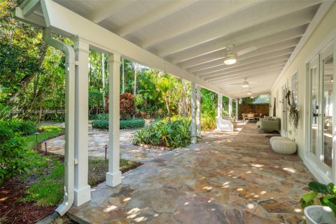 House in Miami, Florida 4 bedrooms, 245.63 sq.m. № 1951872 - photo 4