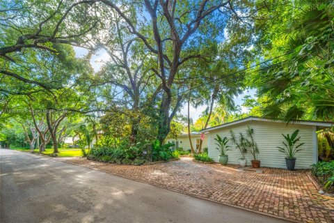 House in Miami, Florida 4 bedrooms, 245.63 sq.m. № 1951872 - photo 5